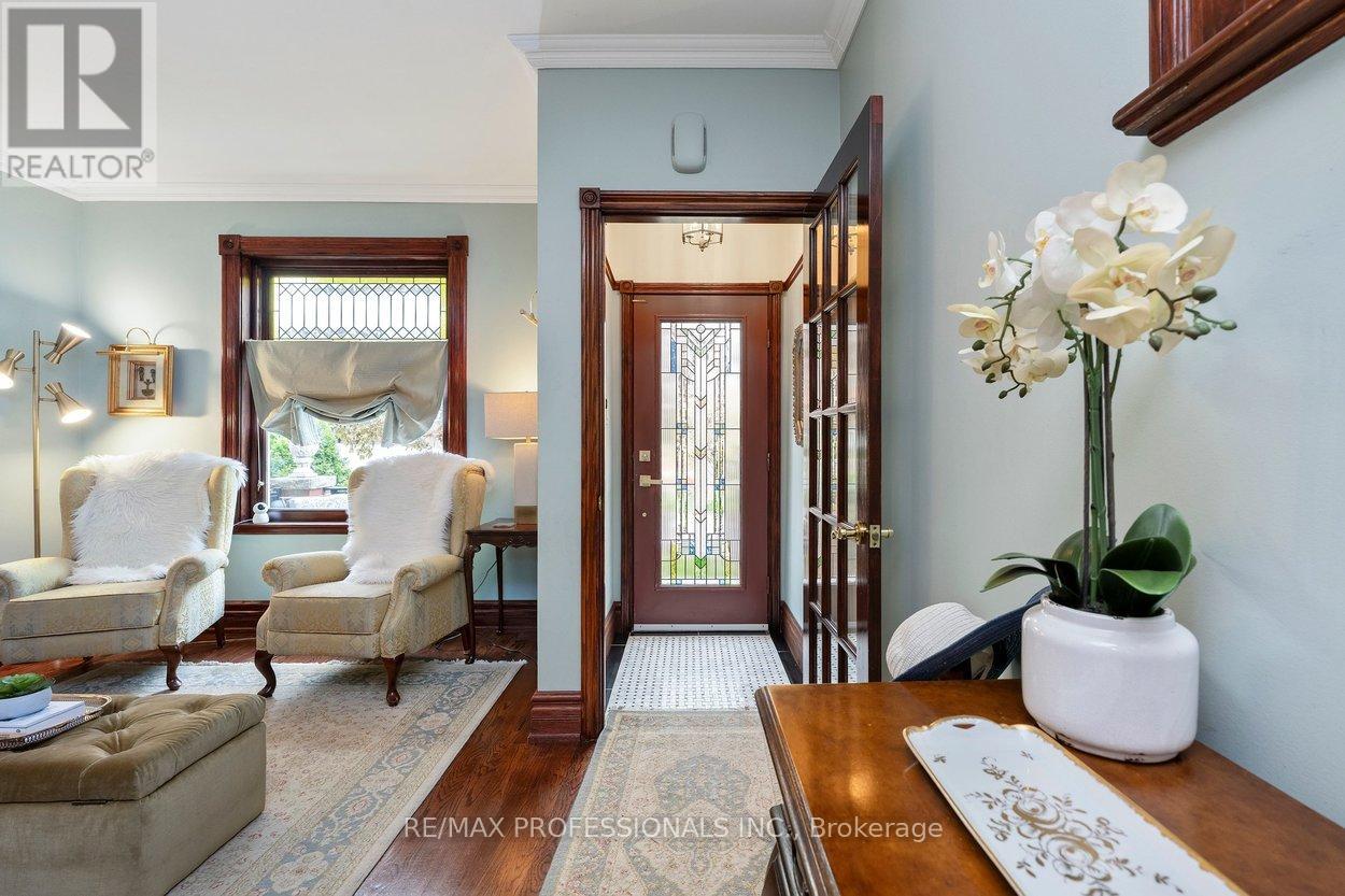 202 St Helen's Avenue, Toronto, Ontario  M6H 4A1 - Photo 8 - C13168172