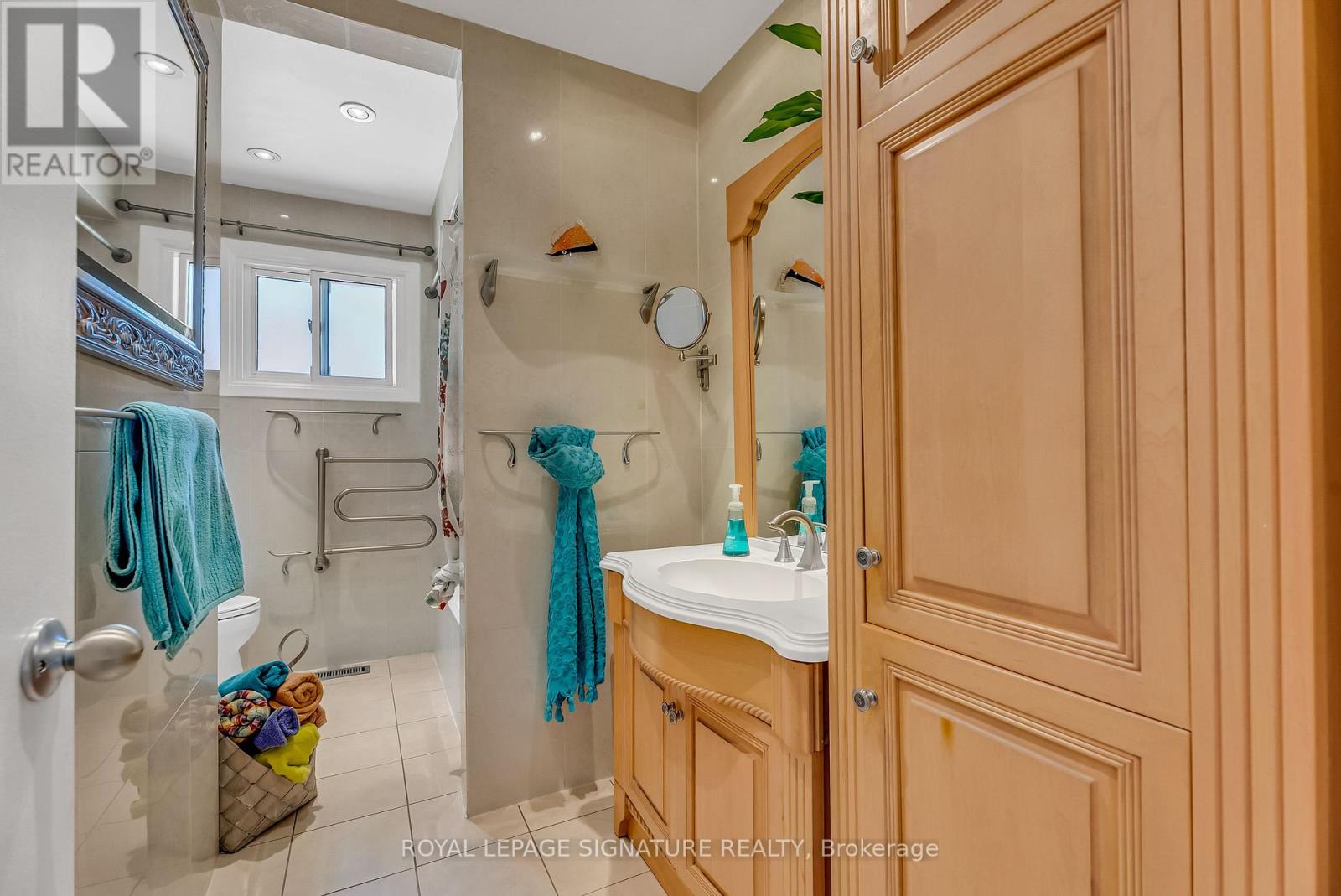 14 Squirewood Road, Toronto, Ontario  M2J 4T3 - Photo 28 - C13168228