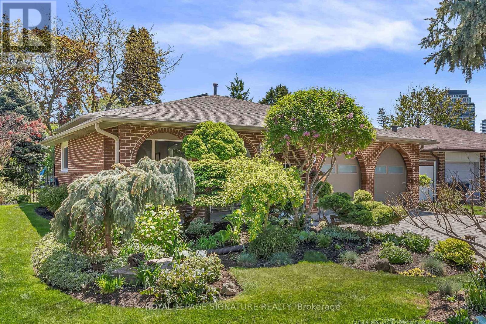 14 Squirewood Road, Toronto, Ontario  M2J 4T3 - Photo 3 - C13168228