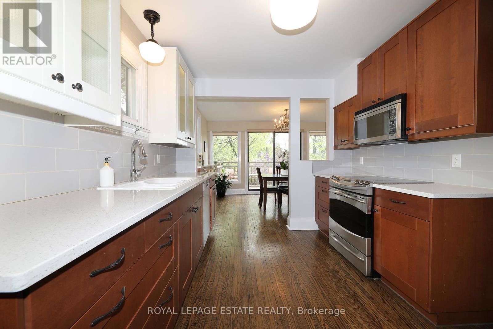27 Sycamore Place, Toronto, Ontario  M4E 1K3 - Photo 13 - E13168152