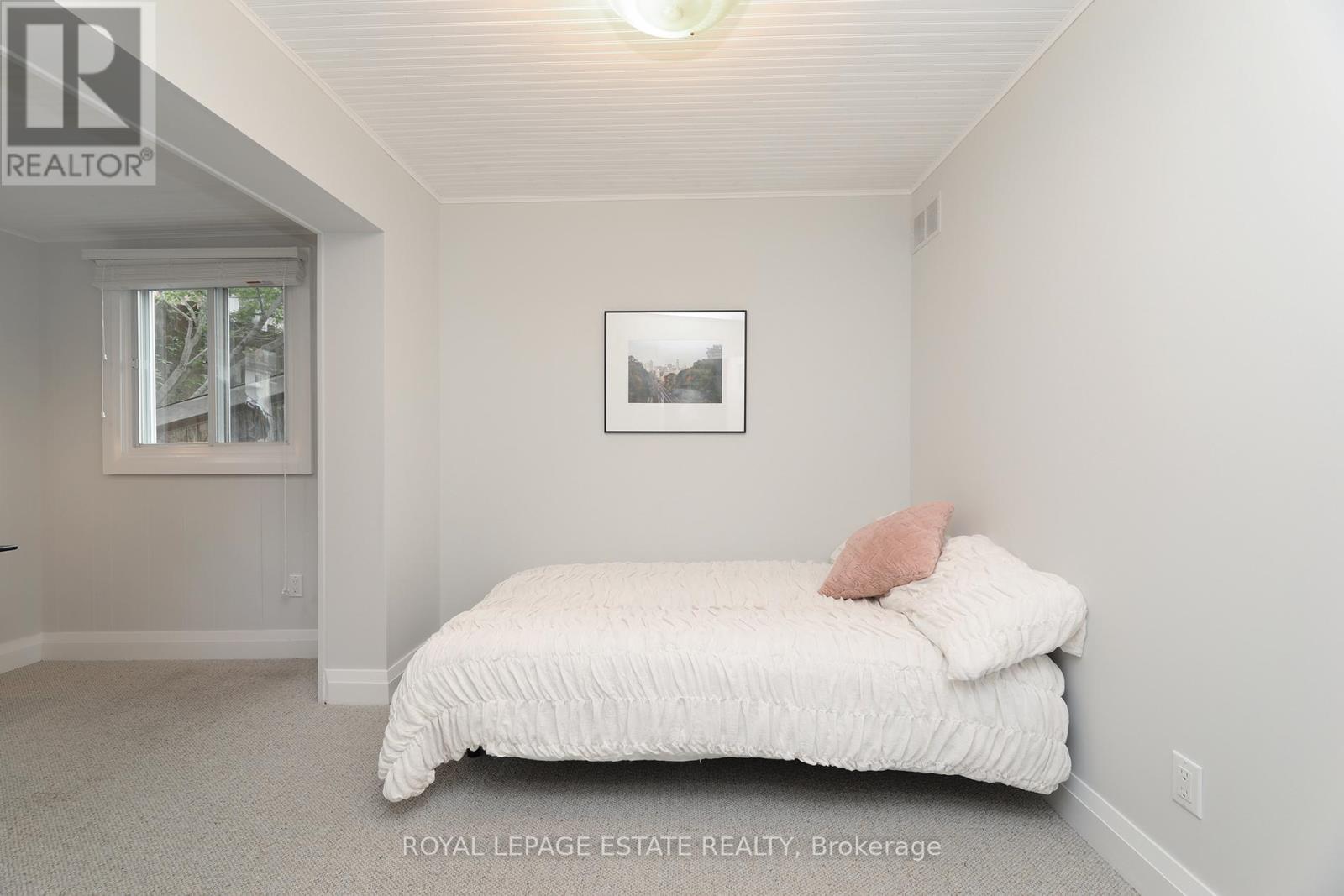 27 Sycamore Place, Toronto, Ontario  M4E 1K3 - Photo 5 - E13168152
