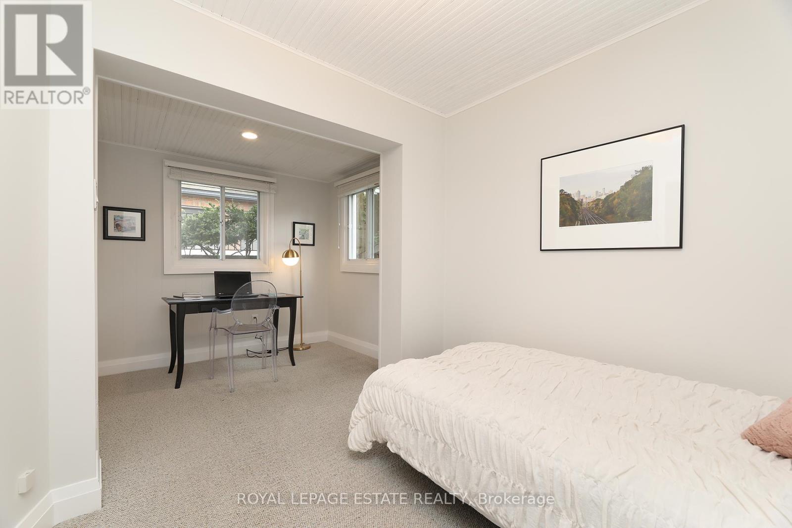 27 Sycamore Place, Toronto, Ontario  M4E 1K3 - Photo 6 - E13168152