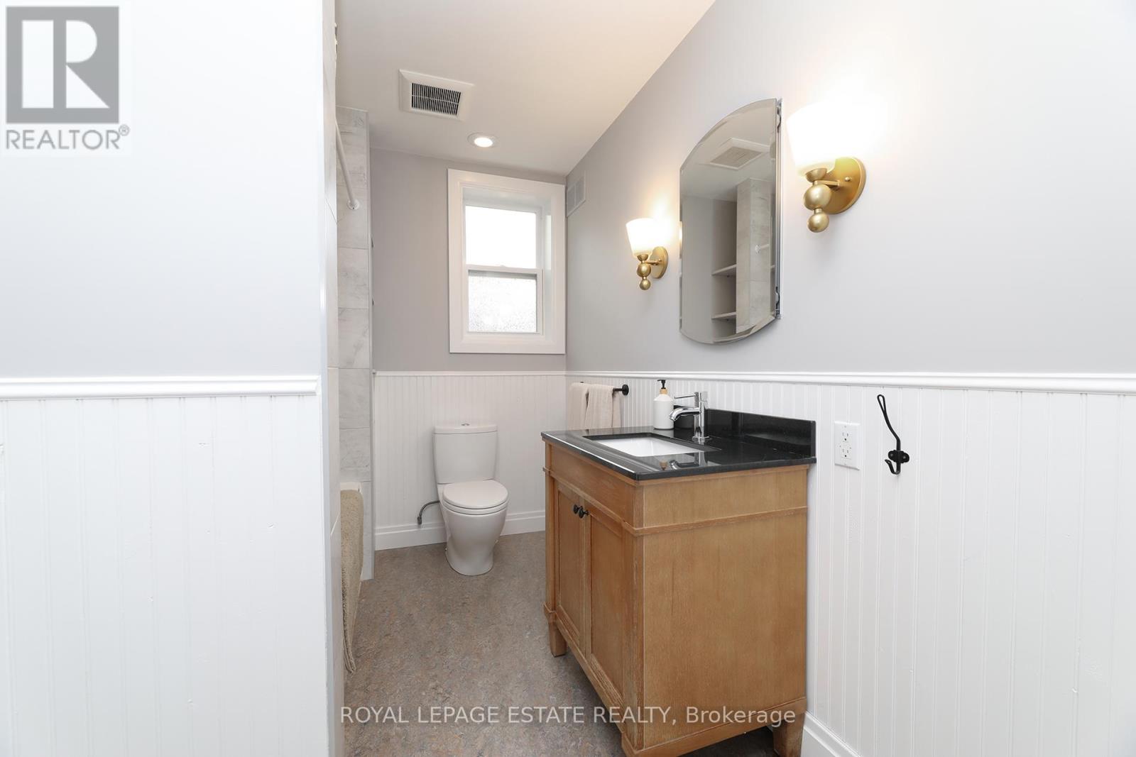 27 Sycamore Place, Toronto, Ontario  M4E 1K3 - Photo 8 - E13168152