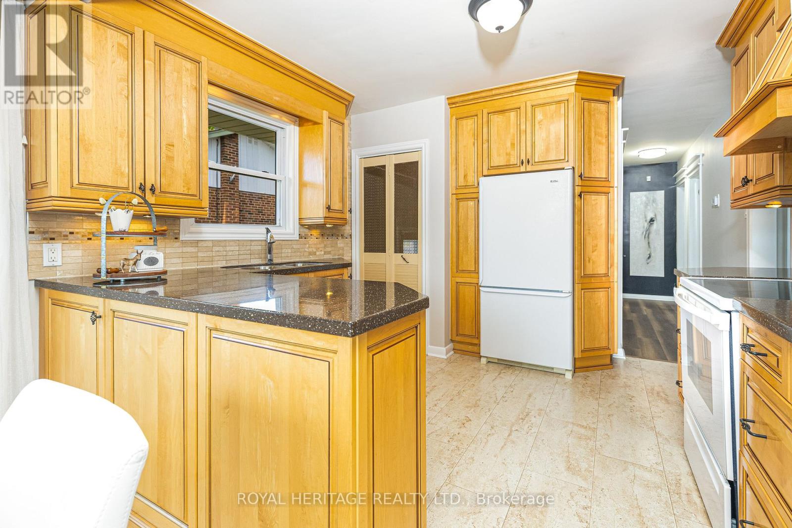 1000 Giffard Street, Whitby, Ontario  L1N 2S4 - Photo 17 - E13168158