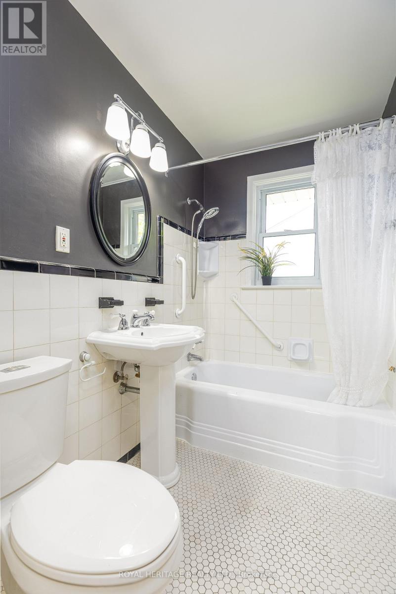 1000 Giffard Street, Whitby, Ontario  L1N 2S4 - Photo 25 - E13168158