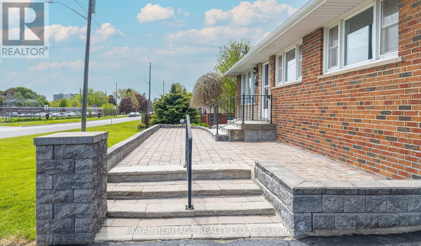 1000 Giffard Street, Whitby, Ontario  L1N 2S4 - Photo 6 - E13168158