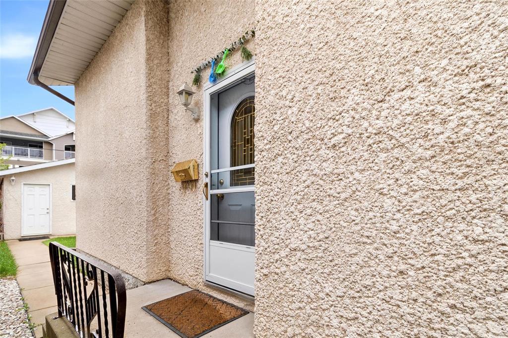 410 Melrose Avenue, Winnipeg, Manitoba  R2C 1P1 - Photo 4 - 202611605