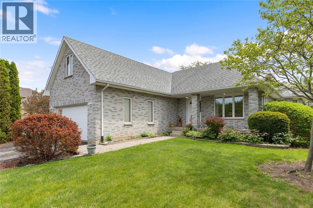 4335 Bluepoint Drive, Plympton-Wyoming, Ontario  N0N 1J6 - Photo 2 - 26011954