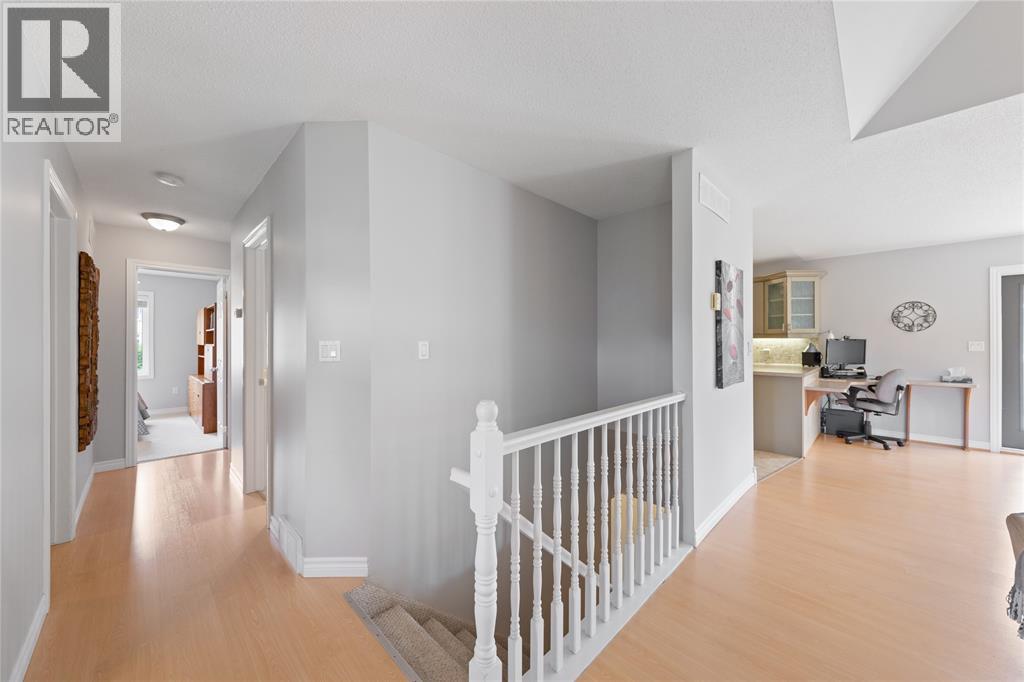 4335 Bluepoint Drive, Plympton-Wyoming, Ontario  N0N 1J6 - Photo 12 - 26011954