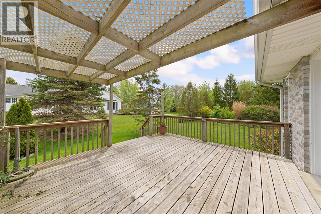 4335 Bluepoint Drive, Plympton-Wyoming, Ontario  N0N 1J6 - Photo 34 - 26011954