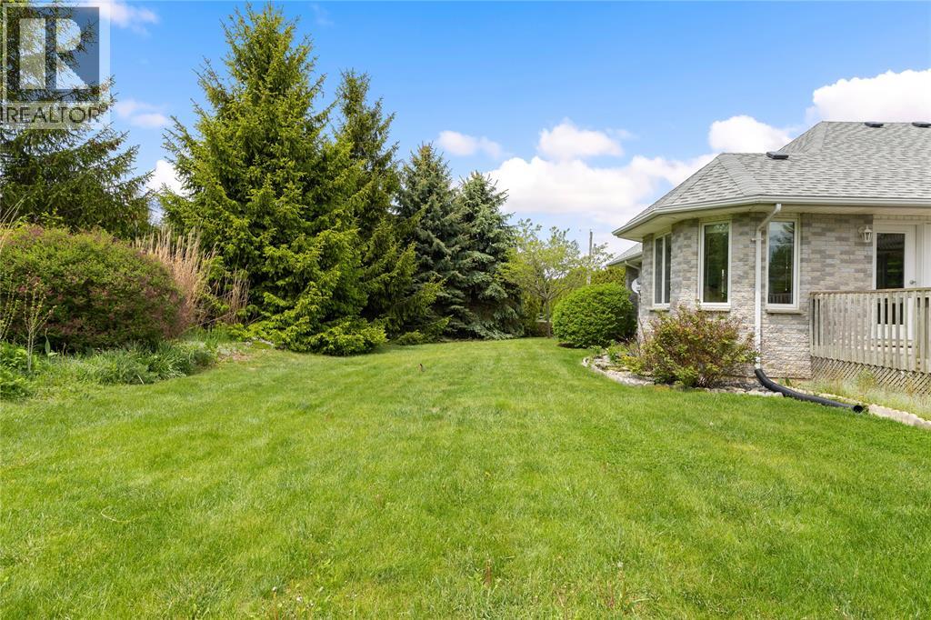 4335 Bluepoint Drive, Plympton-Wyoming, Ontario  N0N 1J6 - Photo 38 - 26011954