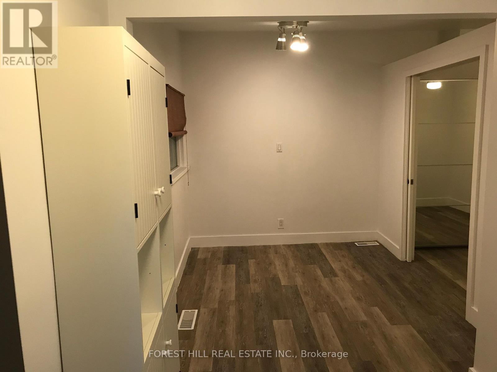 Rear Apartment - 48 Rowntree Avenue, Toronto, Ontario  M6N 1R7 - Photo 10 - W13168138