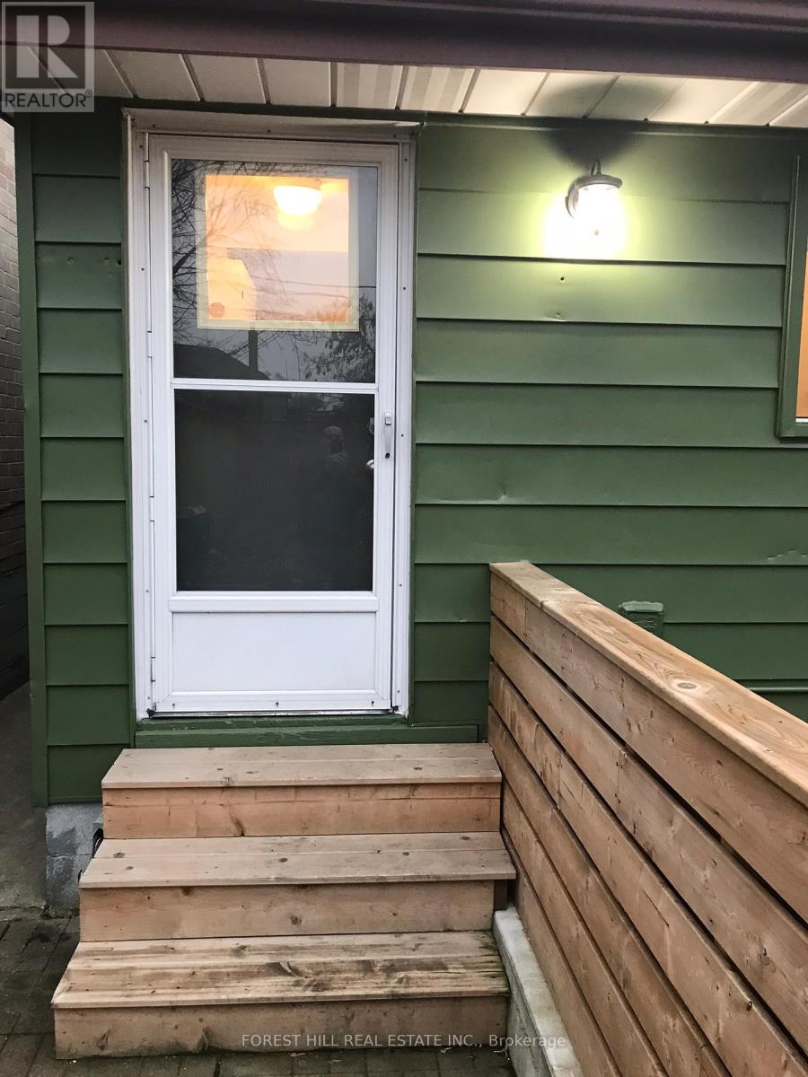 Rear Apartment - 48 Rowntree Avenue, Toronto, Ontario  M6N 1R7 - Photo 2 - W13168138