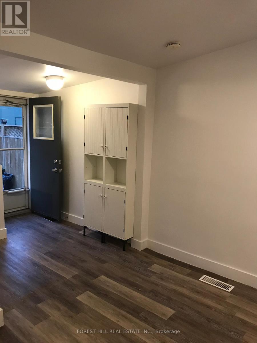 Rear Apartment - 48 Rowntree Avenue, Toronto, Ontario  M6N 1R7 - Photo 4 - W13168138