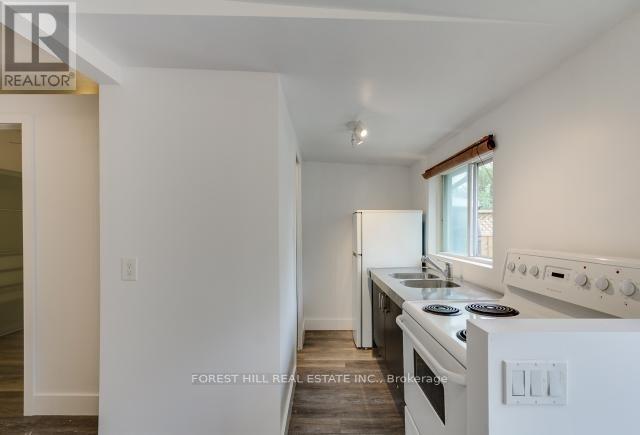 Rear Apartment - 48 Rowntree Avenue, Toronto, Ontario  M6N 1R7 - Photo 5 - W13168138
