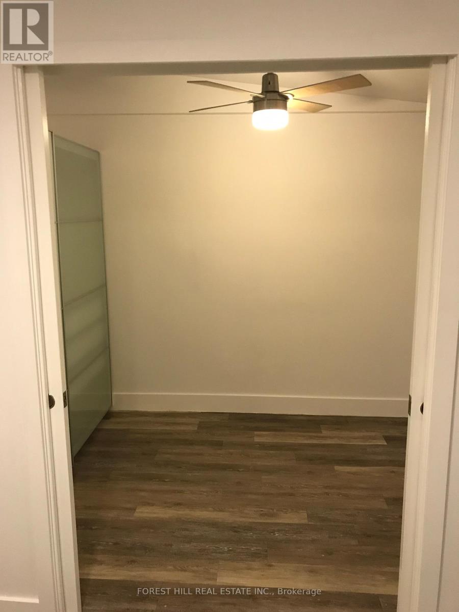 Rear Apartment - 48 Rowntree Avenue, Toronto, Ontario  M6N 1R7 - Photo 8 - W13168138