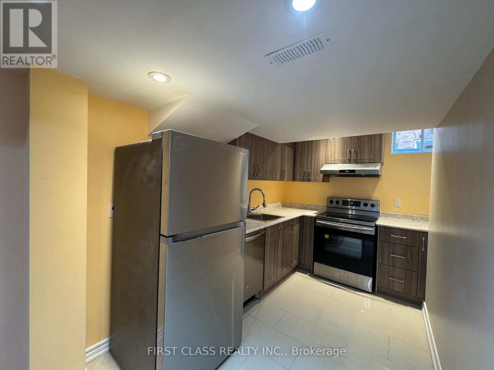 Basemen - 3162 Caulfield Crescent, Mississauga, Ontario  L5M 6J8 - Photo 4 - W13168168