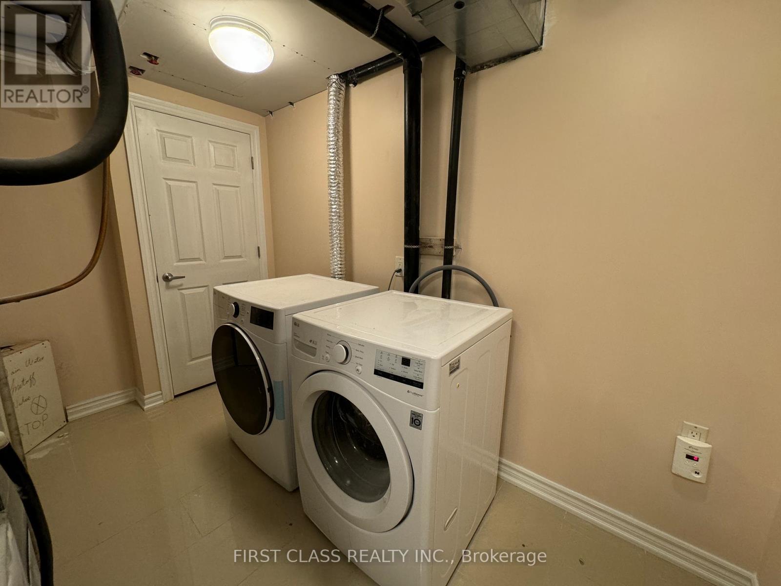 Basemen - 3162 Caulfield Crescent, Mississauga, Ontario  L5M 6J8 - Photo 5 - W13168168