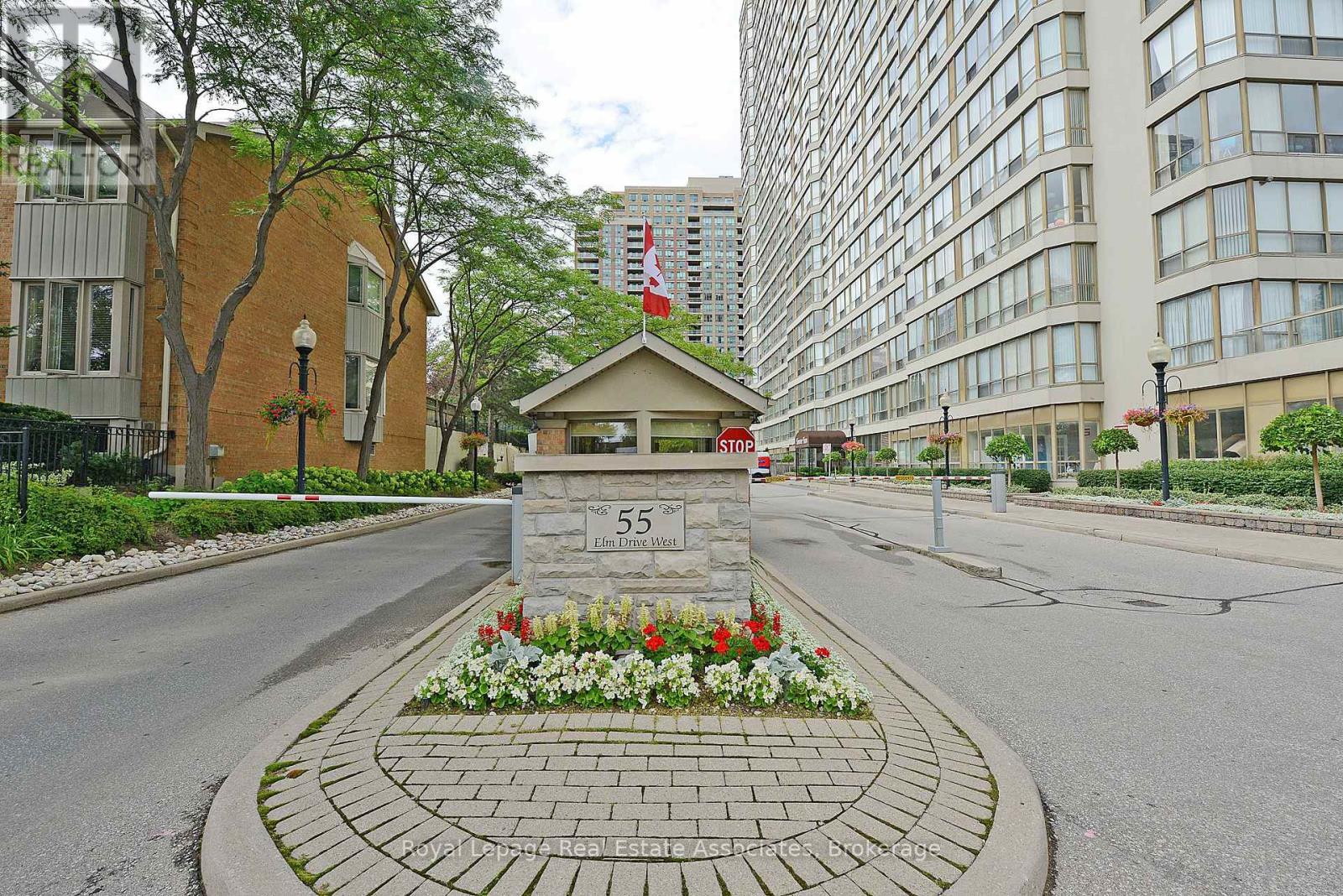 501 - 55 Elm Drive W, Mississauga, Ontario  L5B 3Z3 - Photo 1 - W13168196