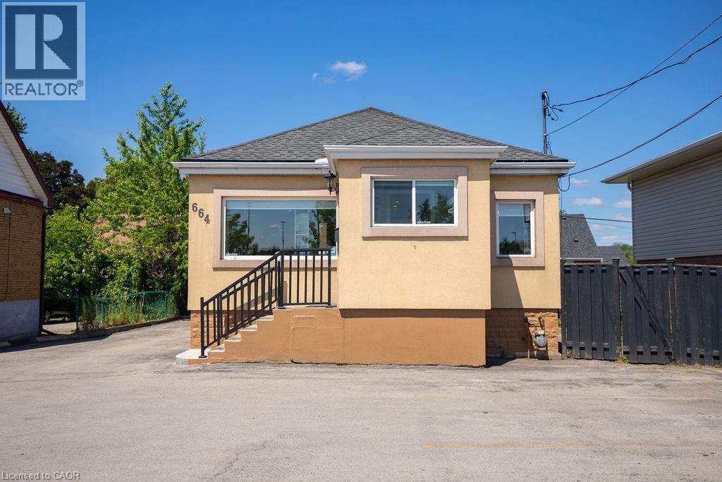 664 Upper James Street, Hamilton, Ontario L9C 2Z3 - Photo 3 - 40817240