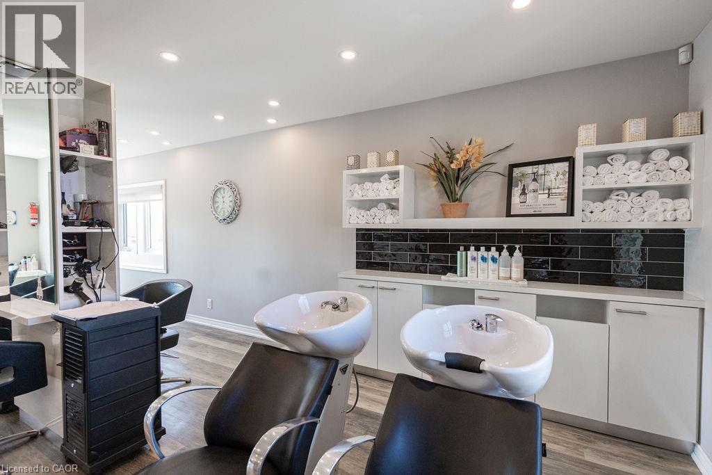 664 Upper James Street, Hamilton, Ontario L9C 2Z3 - Photo 8 - 40817240