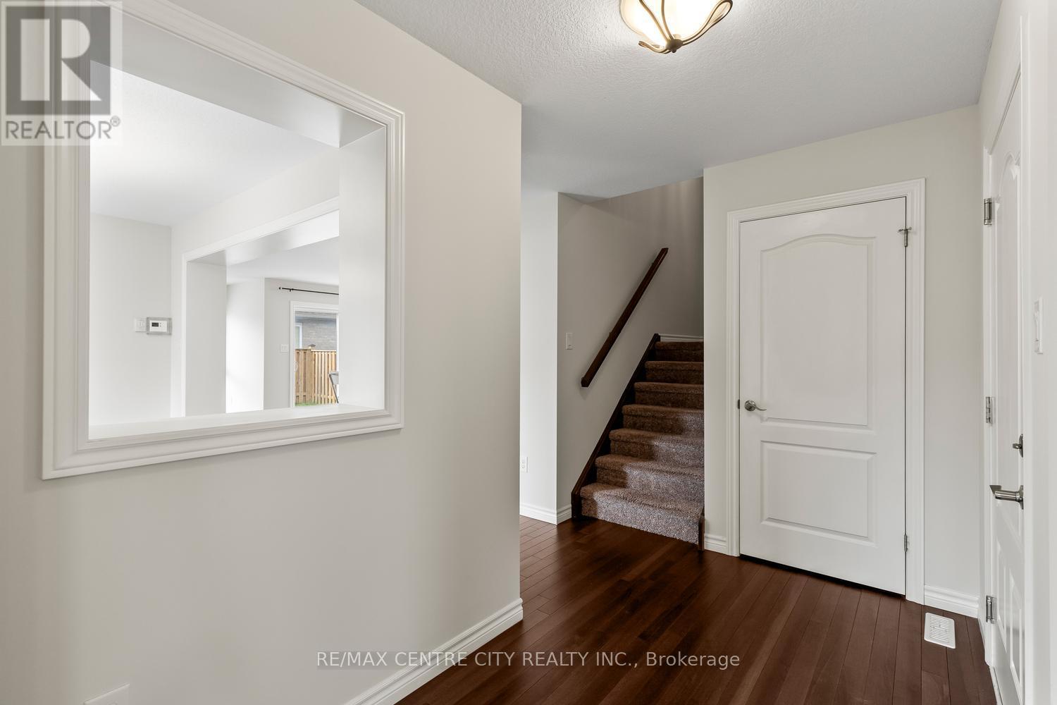 657 Tennent Avenue, London North, Ontario  N5X 0L2 - Photo 5 - X13168278