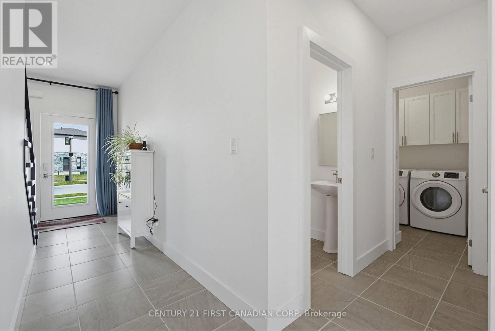 2201 Wateroak Drive, London North, Ontario  N6G 0R1 - Photo 17 - X13168292