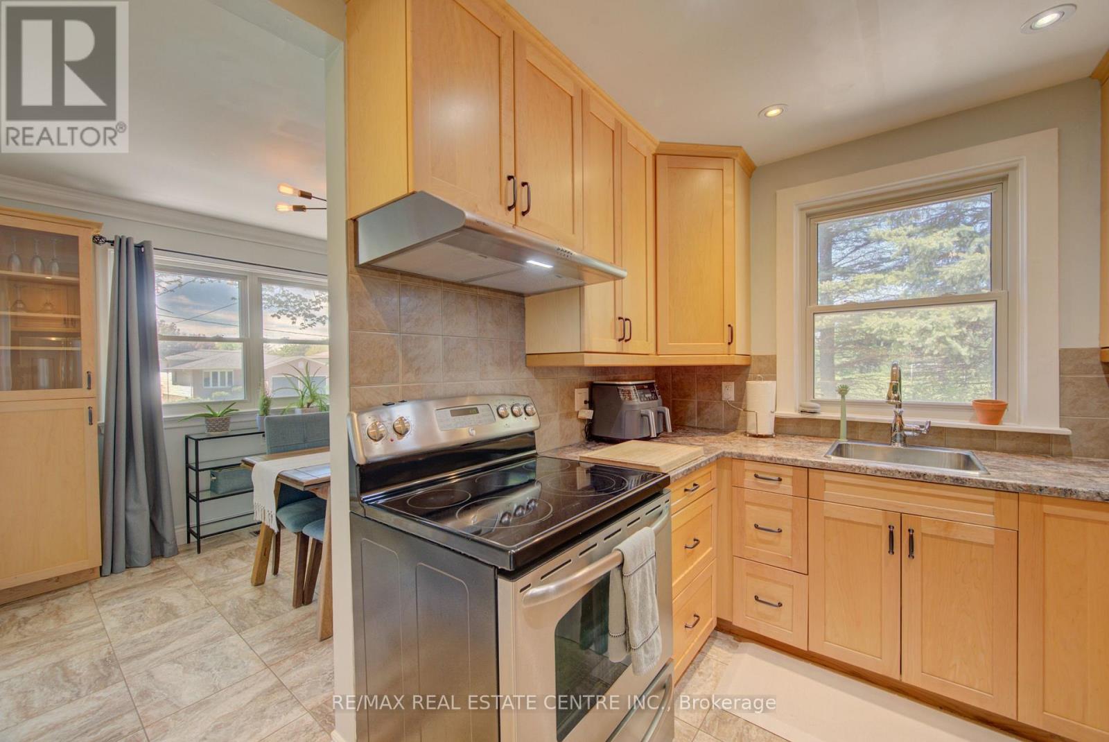 17 Daniel Avenue, Kitchener, Ontario  N2K 1E8 - Photo 14 - X13168094