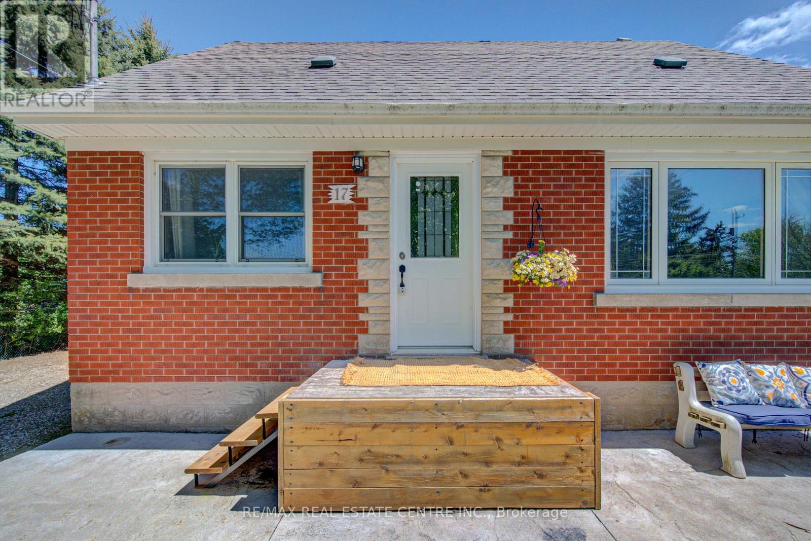 17 Daniel Avenue, Kitchener, Ontario  N2K 1E8 - Photo 5 - X13168094