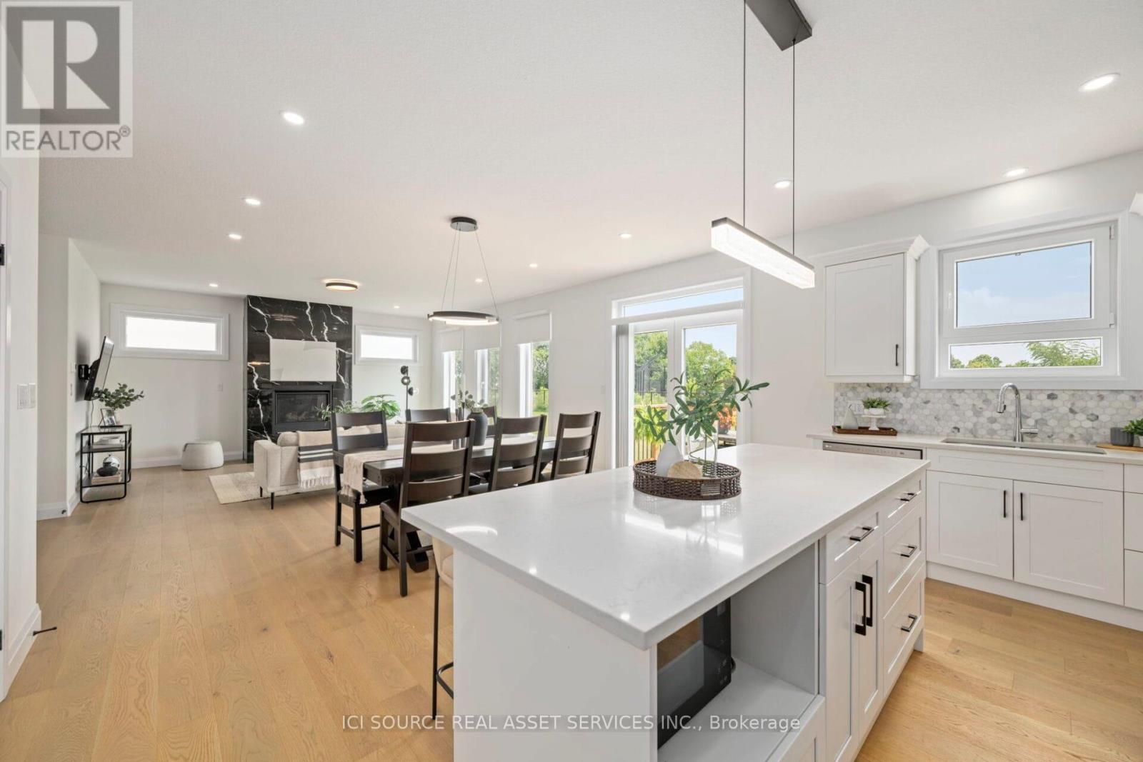 2363 Bakervilla Street, London South, Ontario  N6P 0H4 - Photo 10 - X13168174