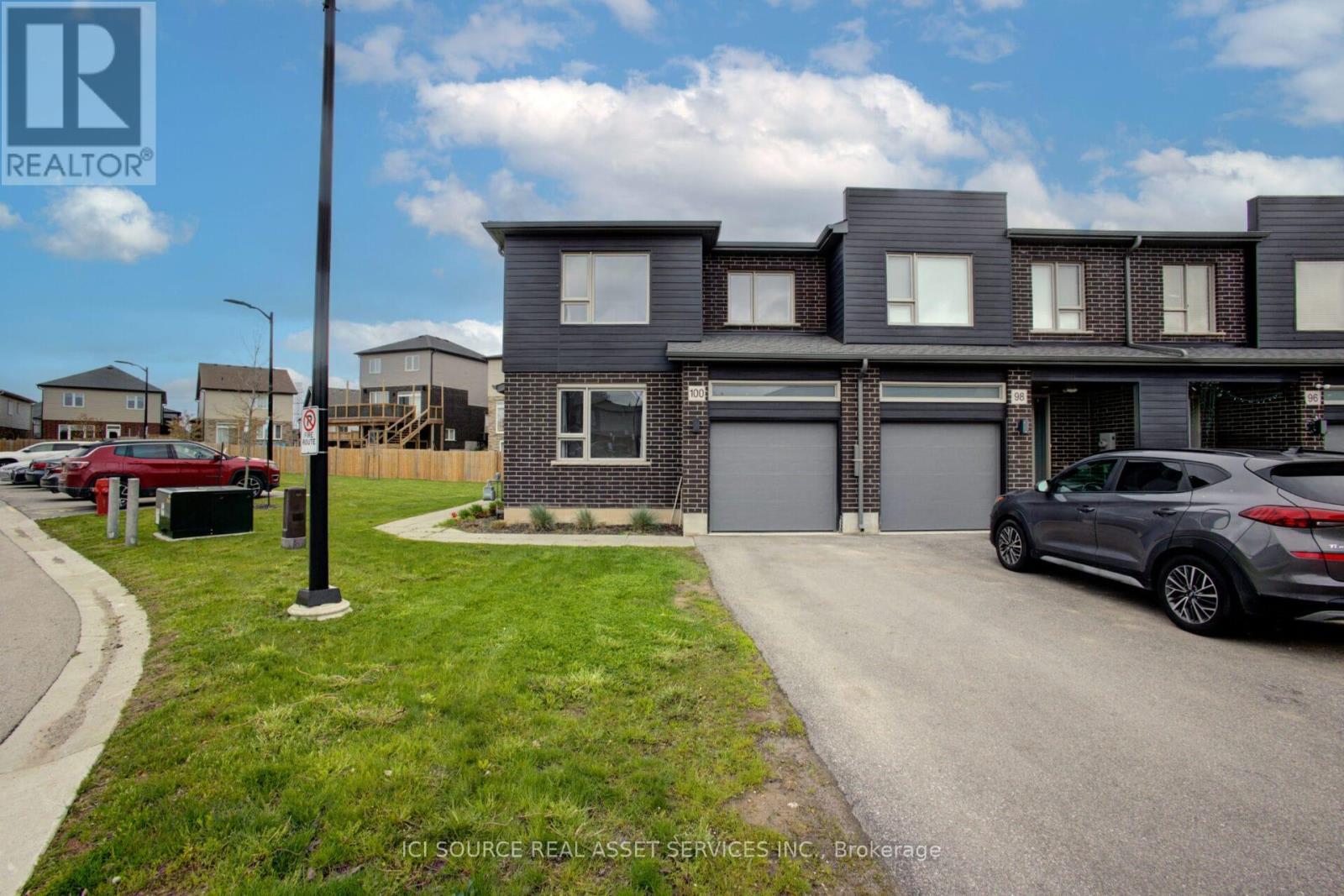 100 Pony Way, Kitchener, Ontario  N2R 0R8 - Photo 2 - X13168182
