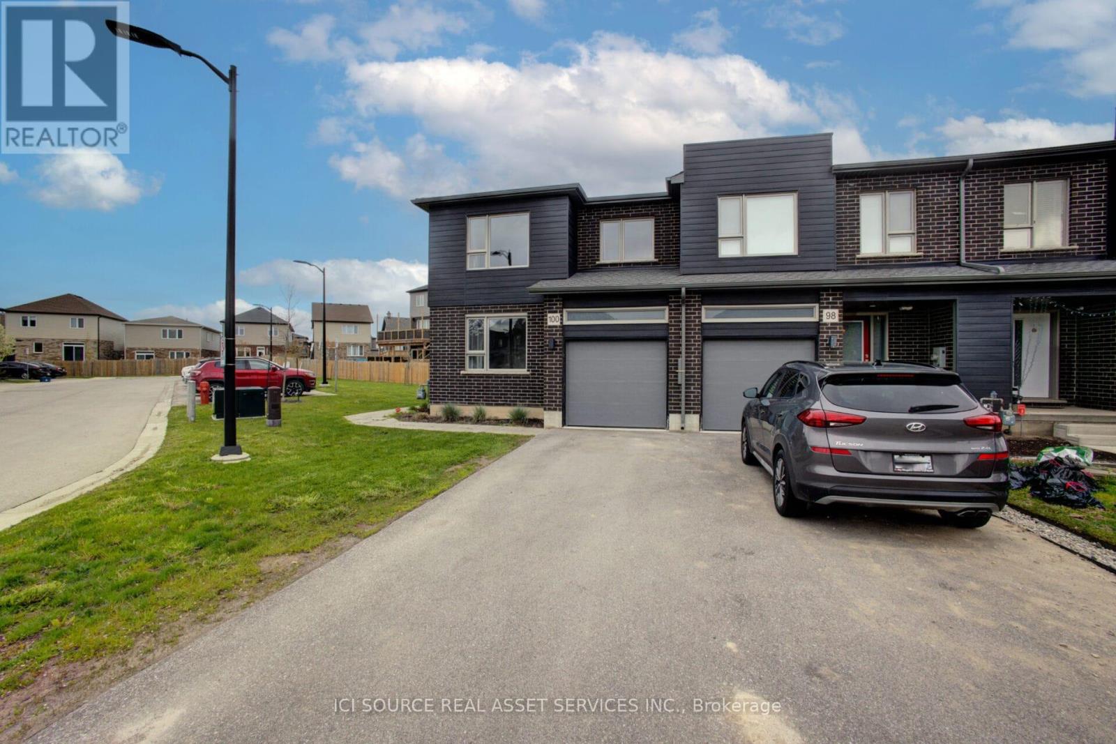 100 Pony Way, Kitchener, Ontario  N2R 0R8 - Photo 3 - X13168182