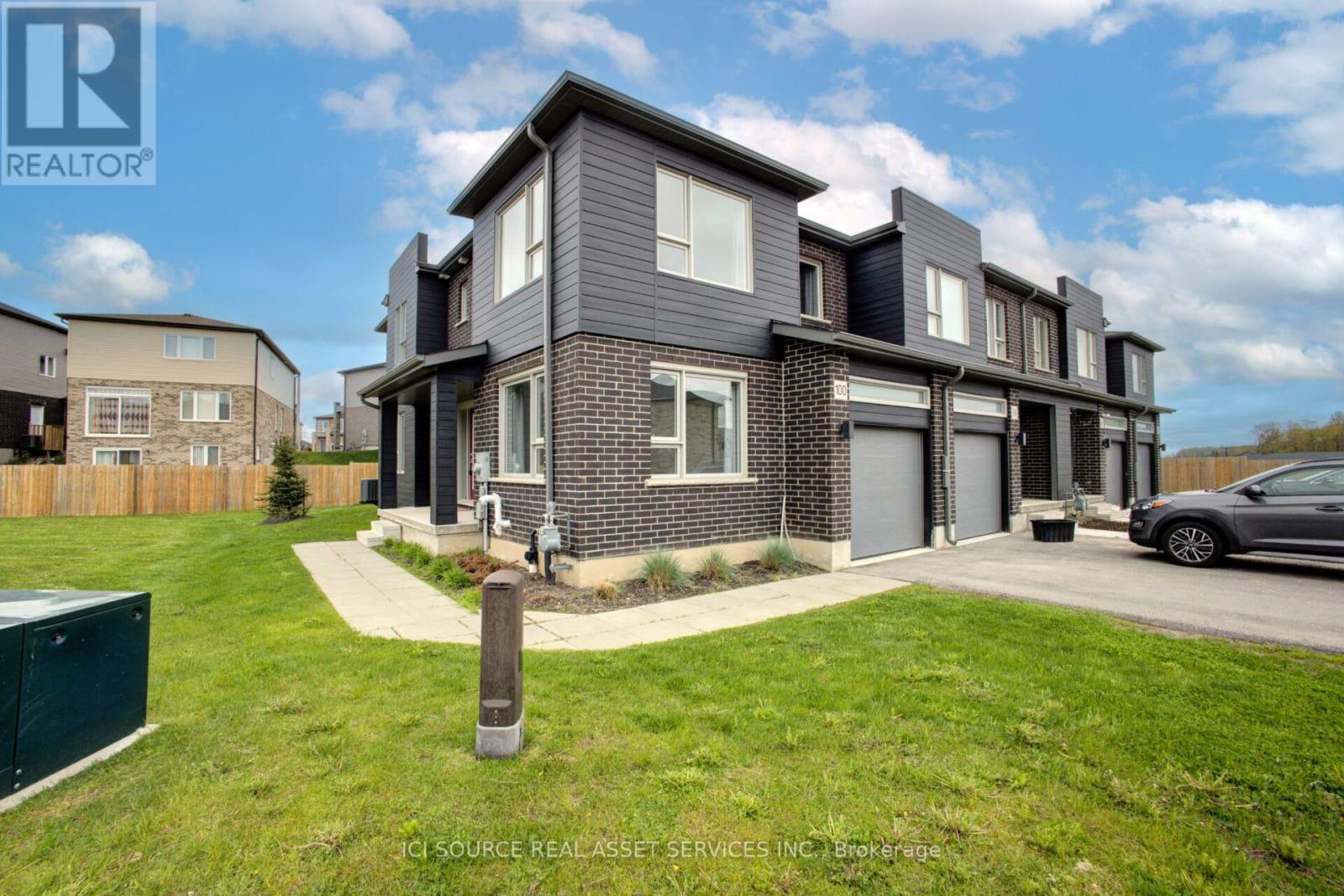 100 Pony Way, Kitchener, Ontario  N2R 0R8 - Photo 4 - X13168182