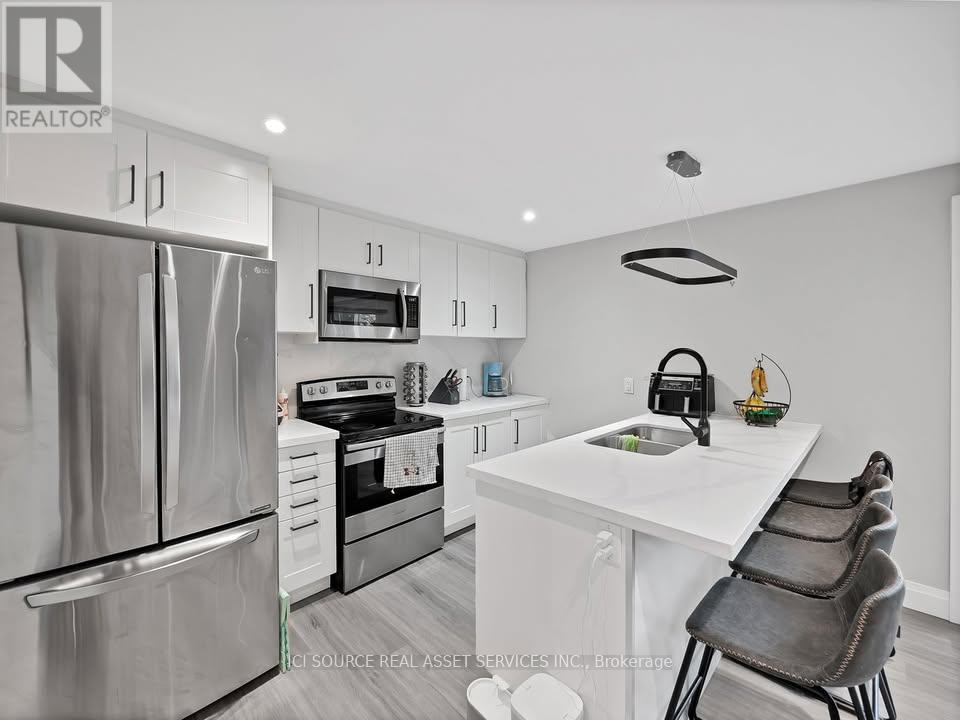 B - 493 Queen Victoria Drive, Hamilton, Ontario  L8W 1G8 - Photo 3 - X13168202