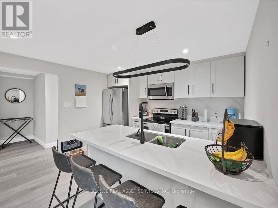B - 493 Queen Victoria Drive, Hamilton, Ontario  L8W 1G8 - Photo 4 - X13168202