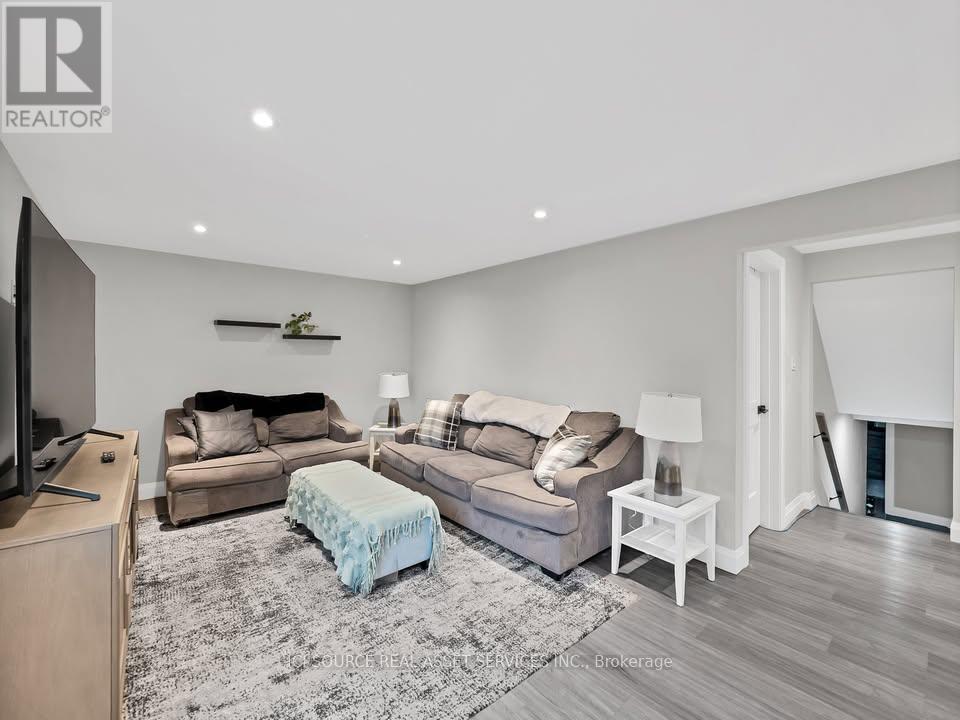B - 493 Queen Victoria Drive, Hamilton, Ontario  L8W 1G8 - Photo 9 - X13168202