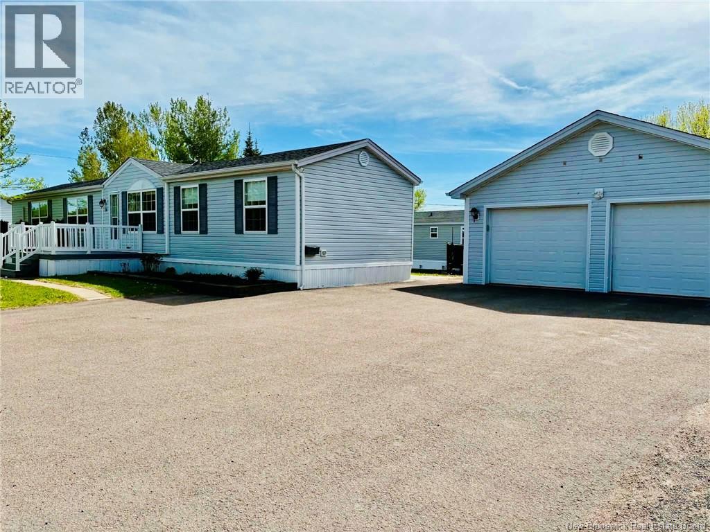 16 Anemone Street, Moncton, New Brunswick  E1H 2R7 - Photo 1 - NB140201