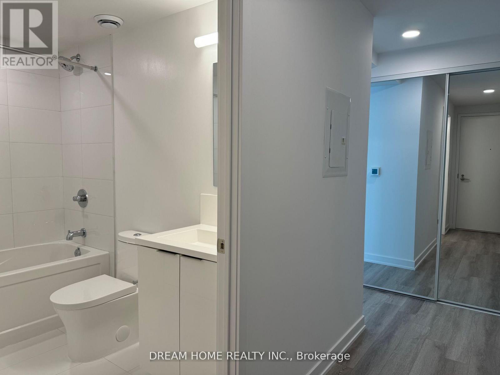 1807 - 238 Simcoe Street, Toronto, Ontario  M5T 3B9 - Photo 3 - C13168300