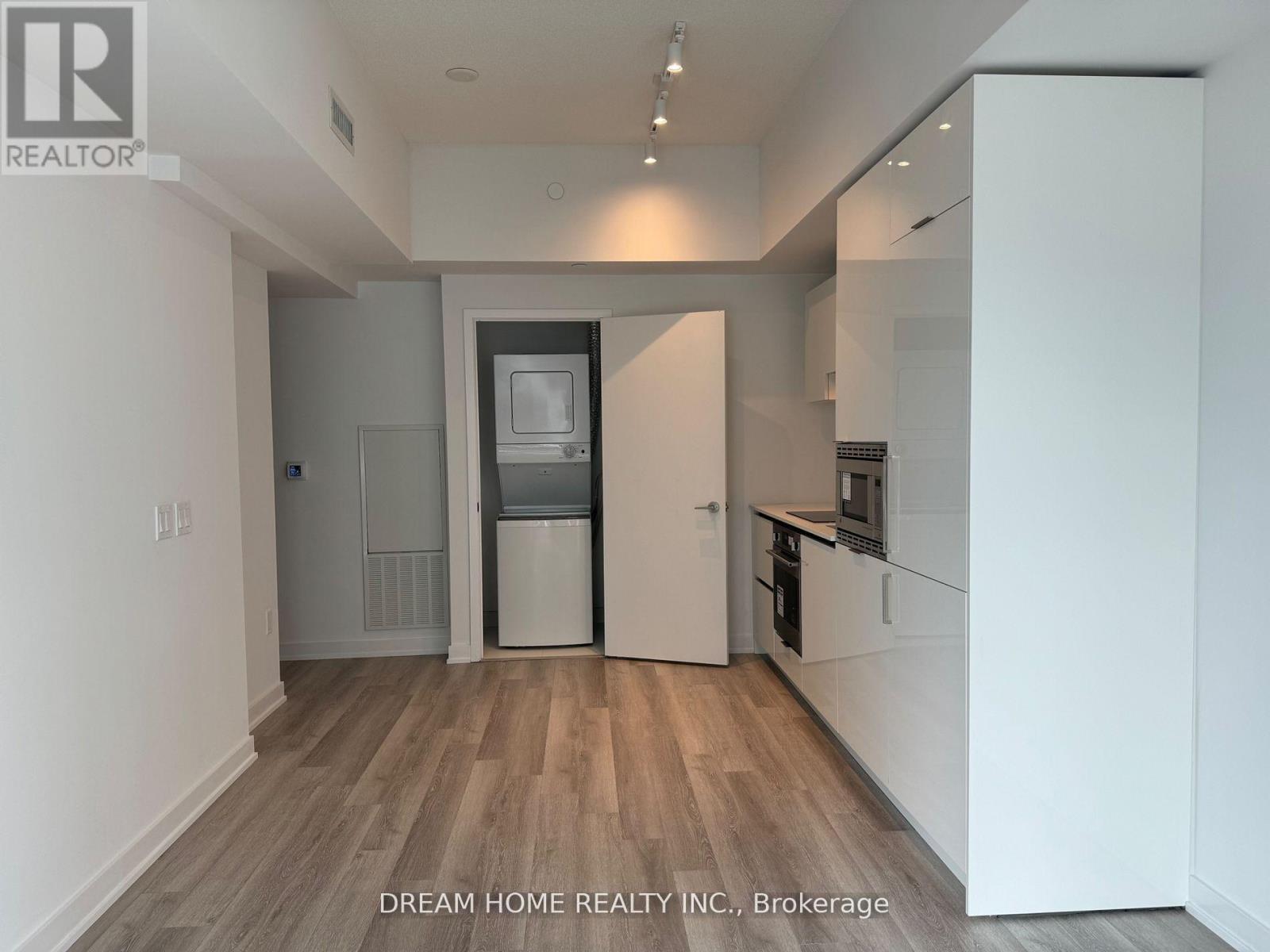1807 - 238 Simcoe Street, Toronto, Ontario  M5T 3B9 - Photo 5 - C13168300