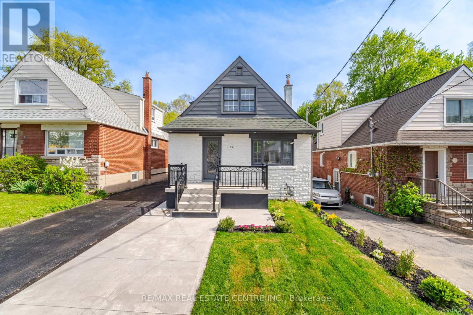 109 Glencrest Boulevard, Toronto, Ontario  M4B 1L9 - Photo 2 - E13168240