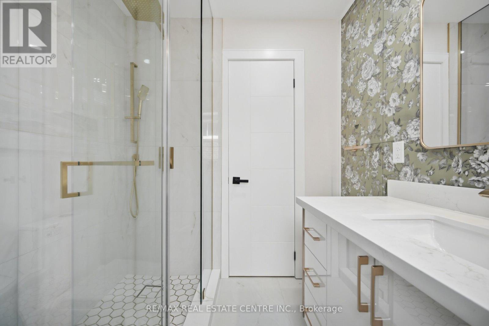 109 Glencrest Boulevard, Toronto, Ontario  M4B 1L9 - Photo 21 - E13168240