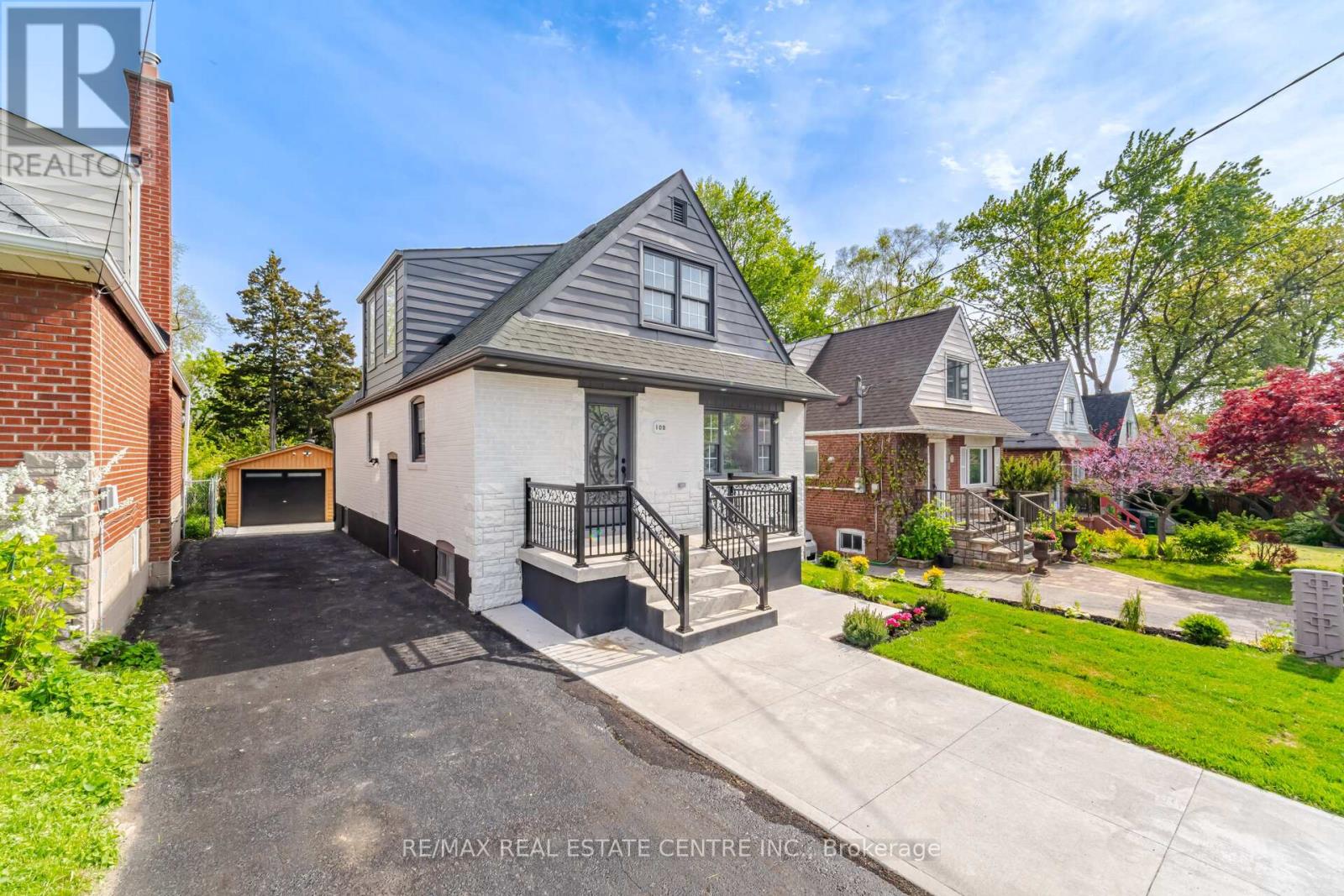 109 Glencrest Boulevard, Toronto, Ontario  M4B 1L9 - Photo 3 - E13168240