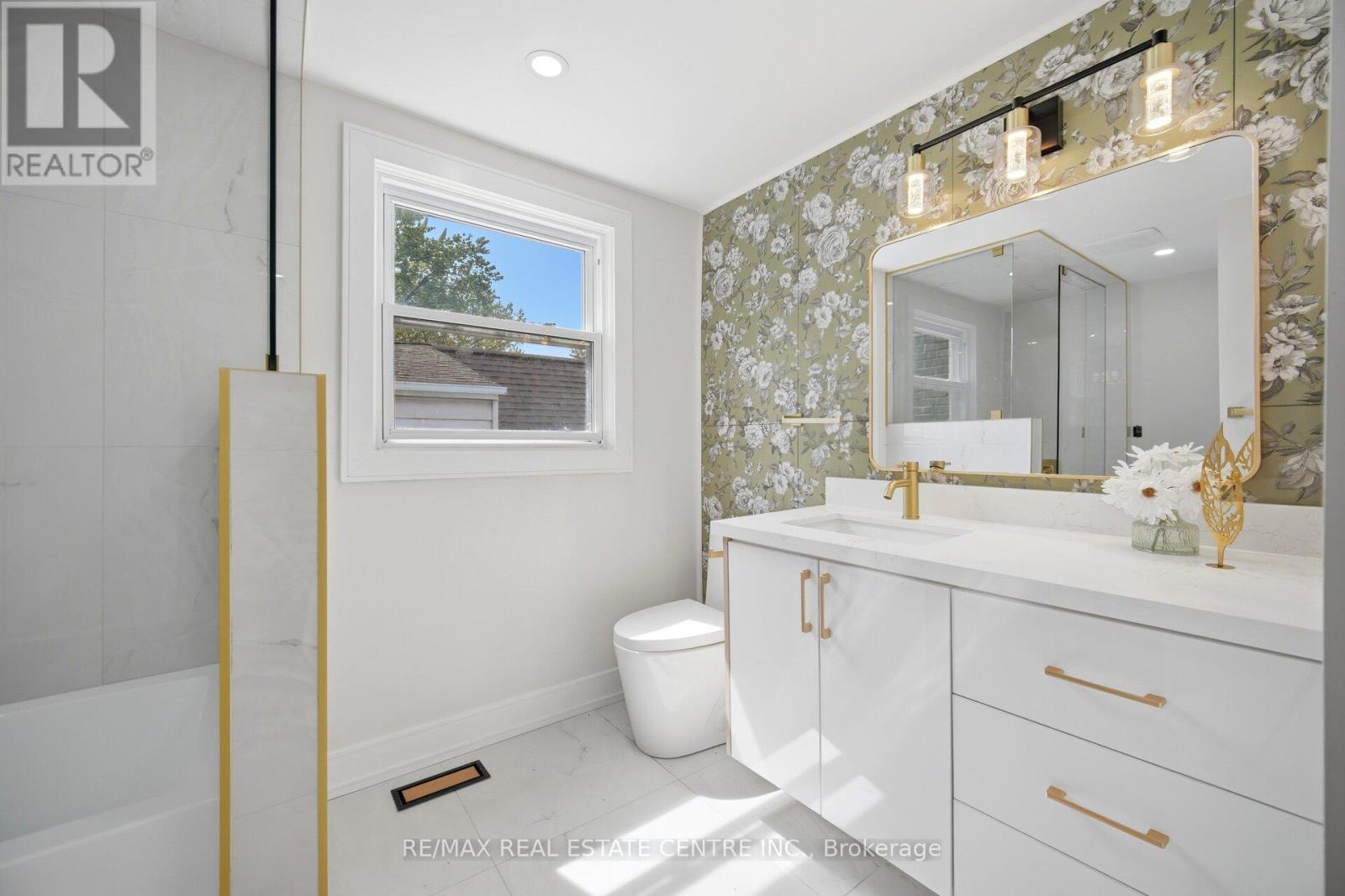 109 Glencrest Boulevard, Toronto, Ontario  M4B 1L9 - Photo 30 - E13168240