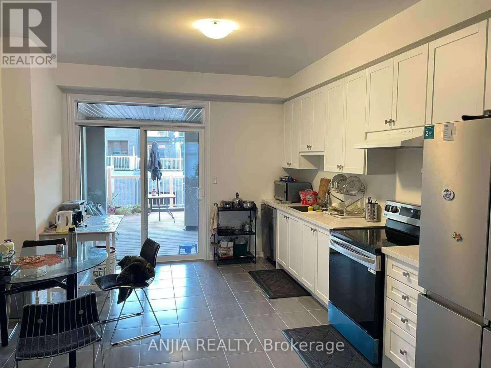 2863 Whites Road, Pickering, Ontario  L1X 0P3 - Photo 4 - E13168318