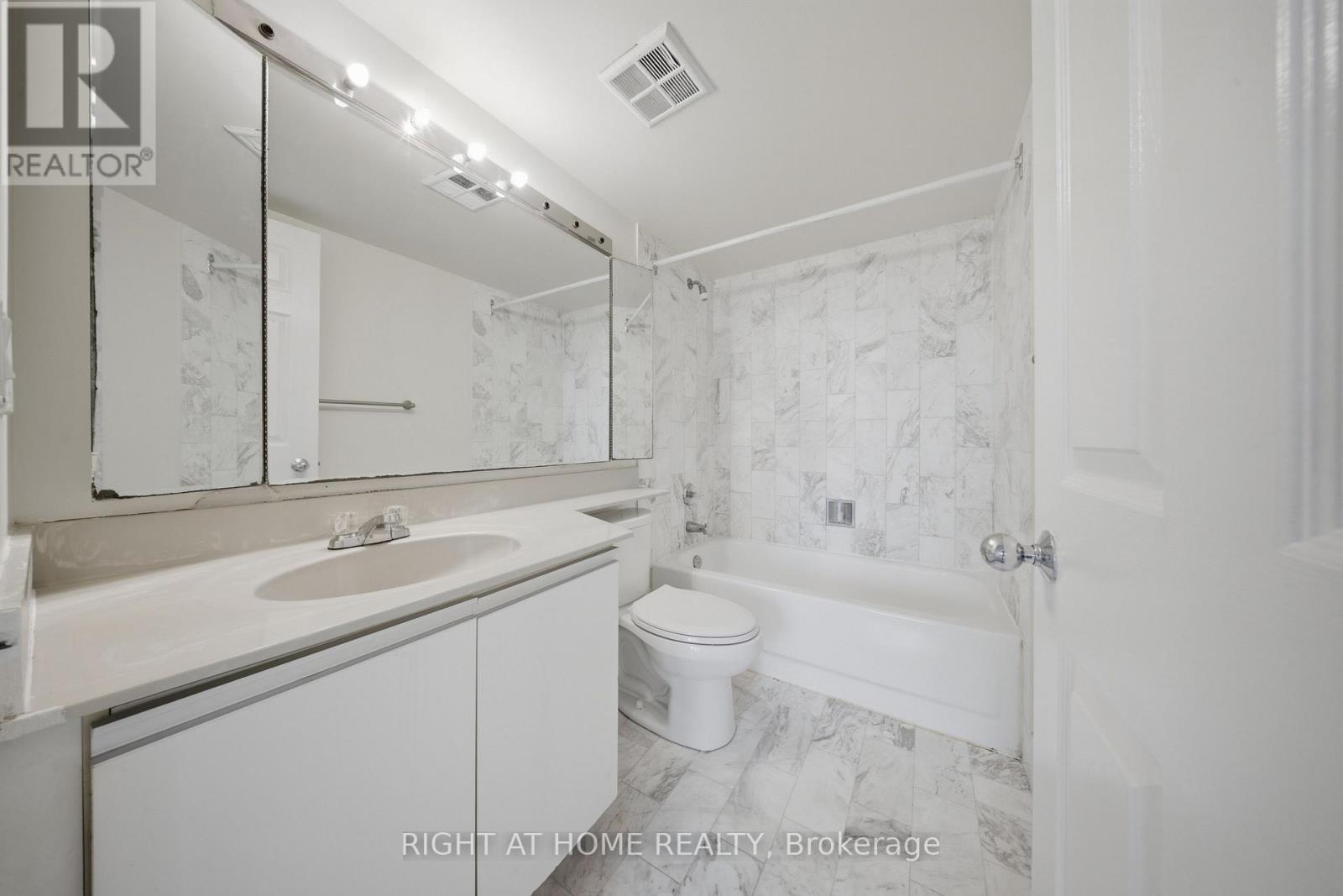 506 - 335 Webb Drive, Mississauga, Ontario  L5B 4A1 - Photo 13 - W13168234