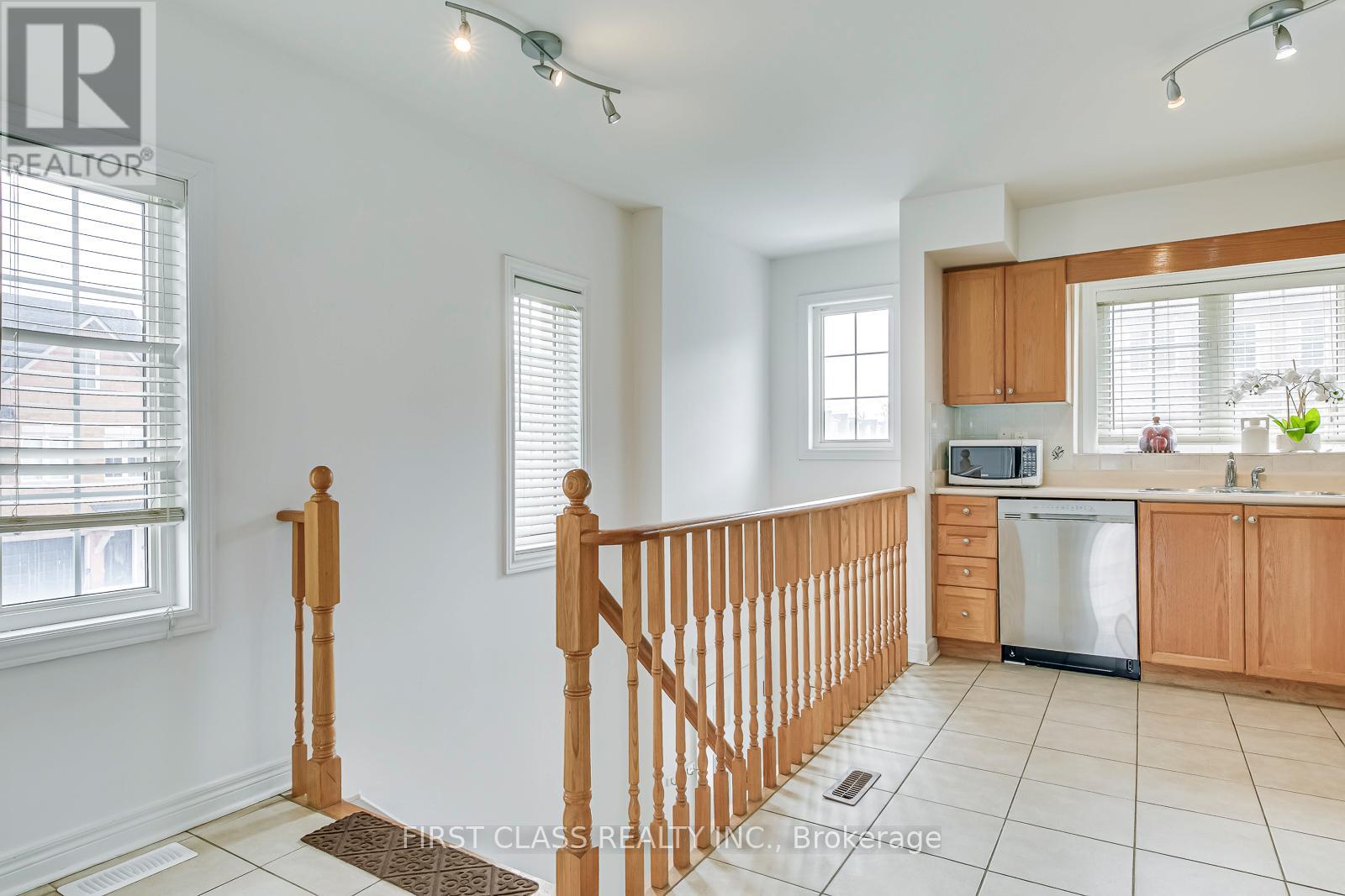 25 - 1128 Dundas Street W, Mississauga, Ontario  L5C 1E1 - Photo 7 - W13168242