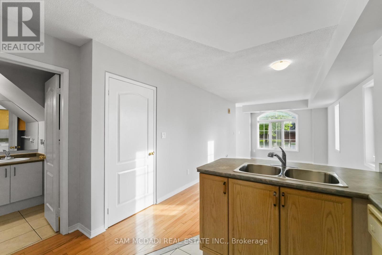 22 - 3055 Elmcreek Road, Mississauga, Ontario L5B 4J9 - Photo 10 - W13168260