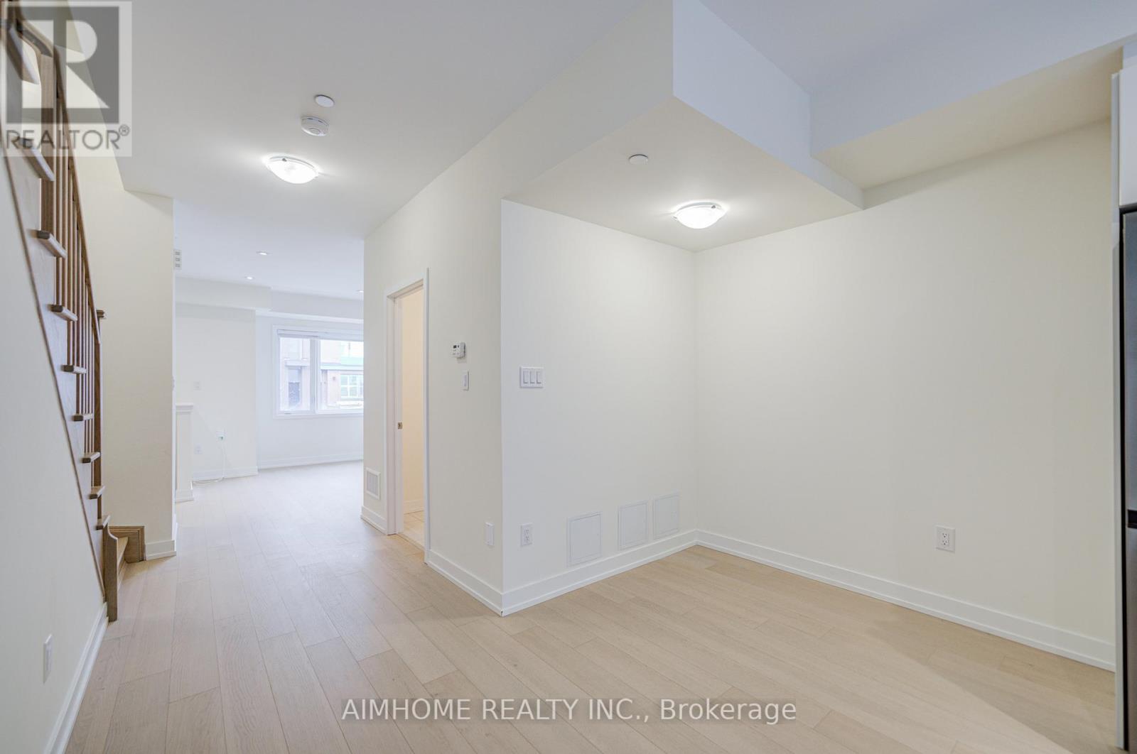 135 Frederick Tisdale Drive, Toronto, Ontario  M3K 0C6 - Photo 5 - W13168316