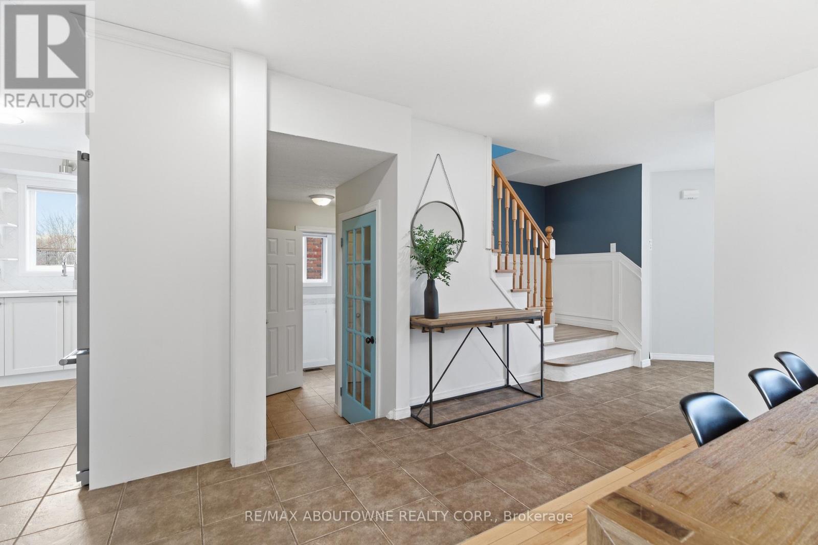 122 Severn Drive, Guelph, Ontario  N1E 7K6 - Photo 8 - X13168244