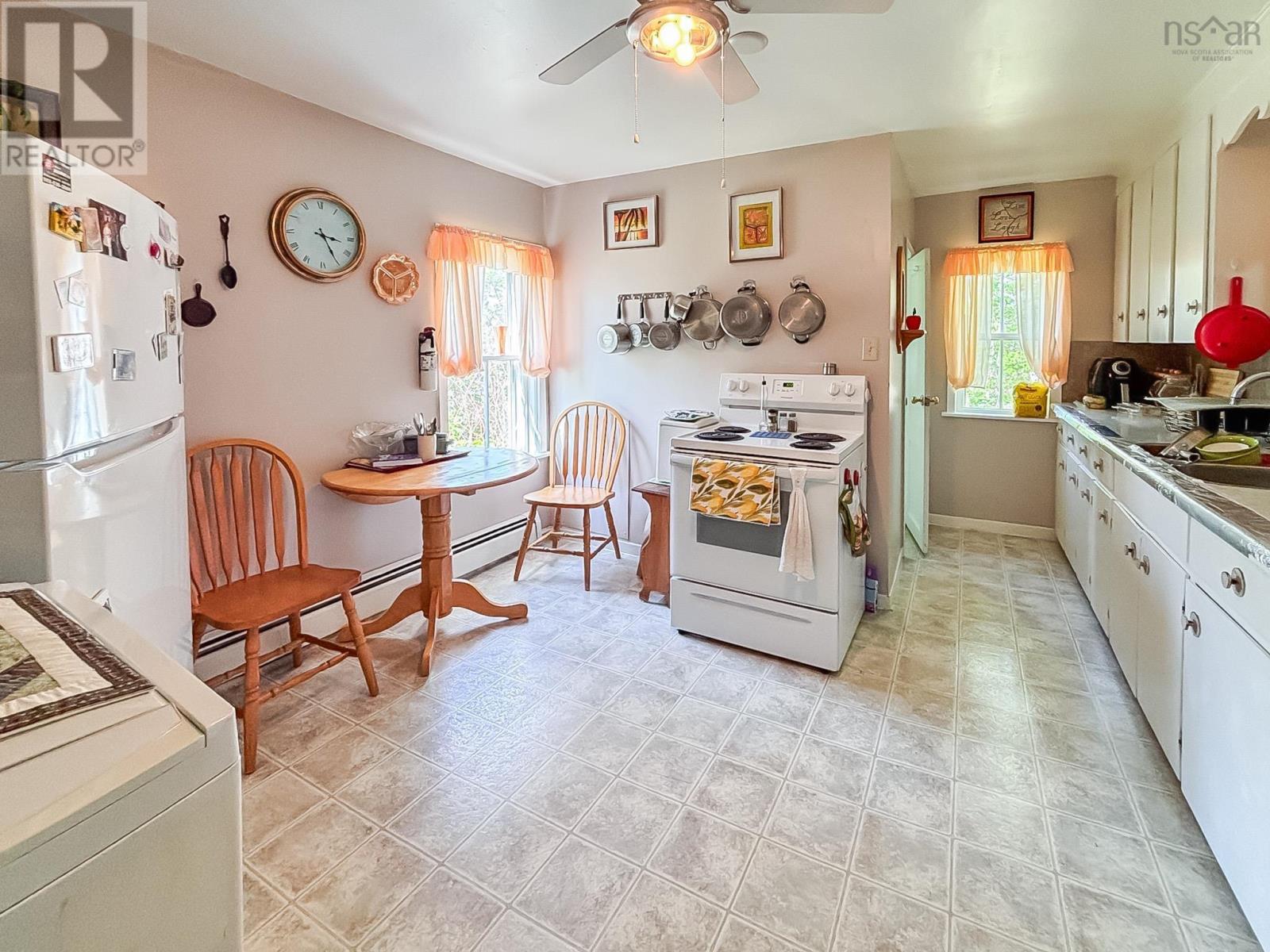 21 Prince Street, Bridgewater, Nova Scotia  B4V 1C7 - Photo 6 - 202611962